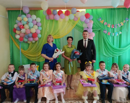 Выпускной бал в группе "Радуга" Выпускной бал в группе "Радуга".